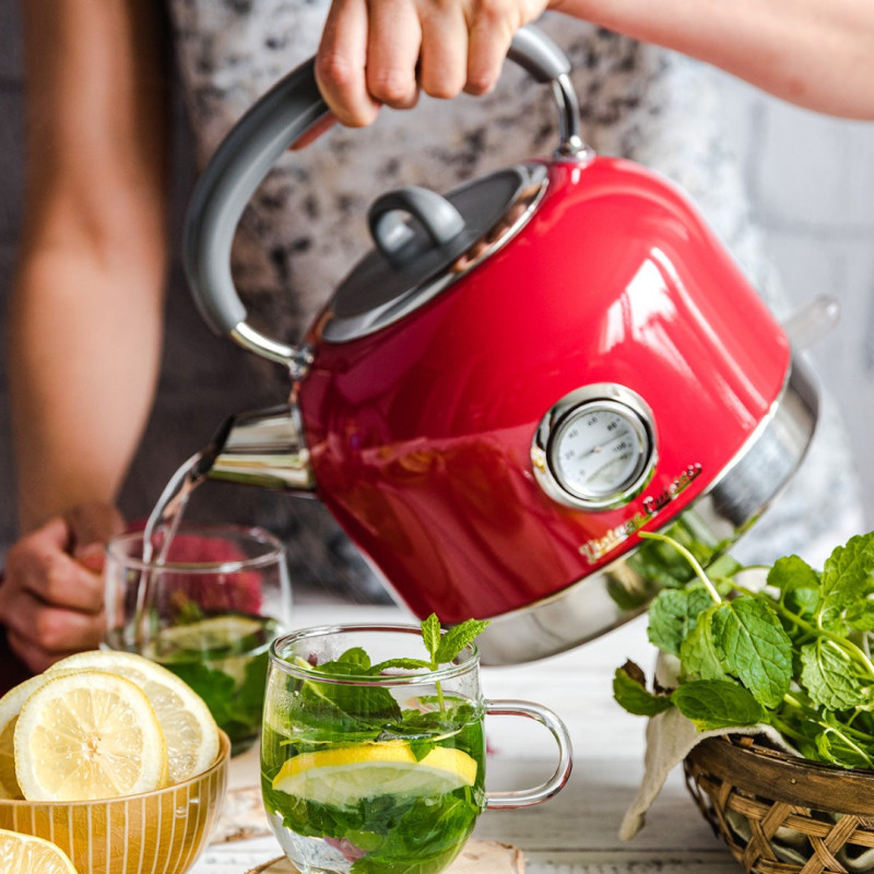 Elektrická konvice Vintage Cuisine v retro stylu 1,7 l 2200 W Červená