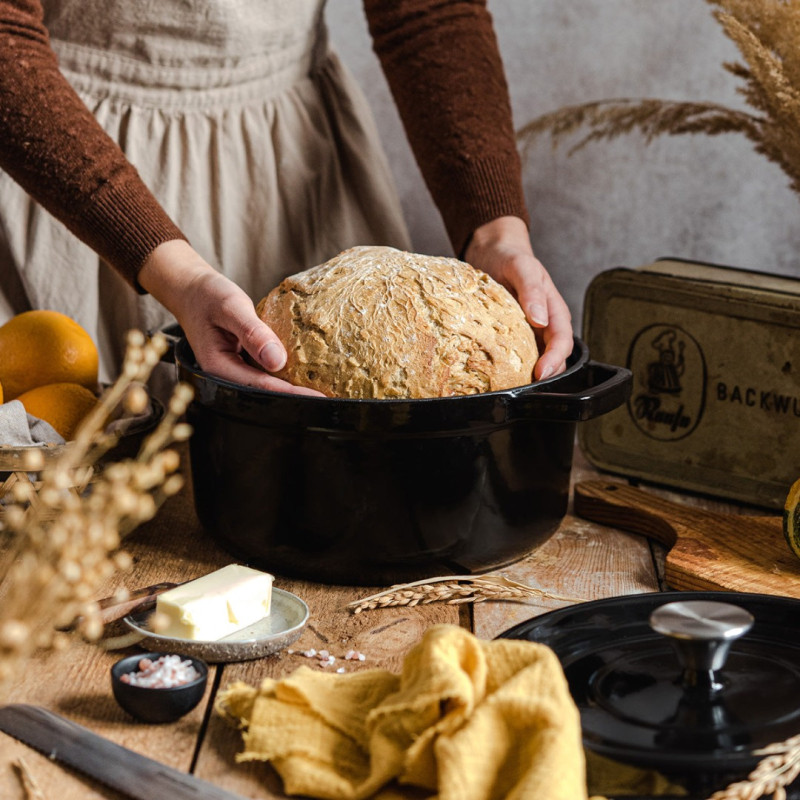 Retro hrnec Vintage Cuisine Litina s pokličkou 4,3 l Černá